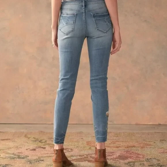 Driftwood Regular Wash Jackie Floral Embroidered High Rise Jeans Size 32 - Picture 11 of 13